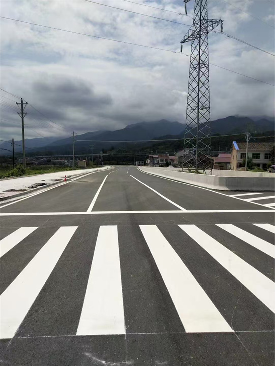 標(biāo)線(xiàn)施工